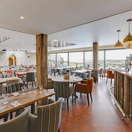 The Pickwick & Oliver's Restaurant אורחן פדסטואו