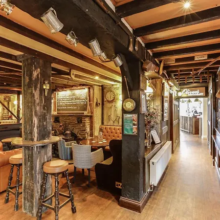 The Pickwick & Oliver's Restaurant *
