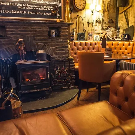 The Pickwick & Oliver's Restaurant אורחן *